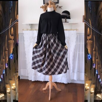 大人チェックのタック＆ギャザースカート『サイズフリー・ウエストゴム』の画像