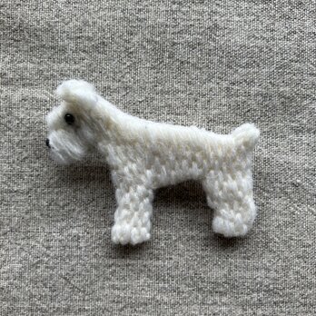 シロい犬＊ブローチの画像