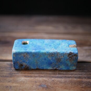 小さな青色小窓角花瓶 no.2の画像