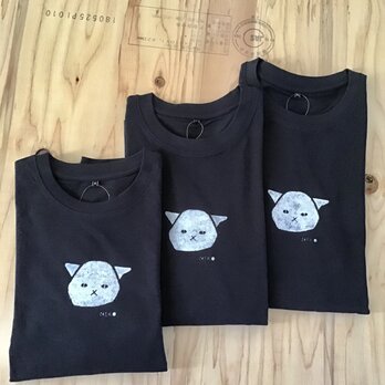 白猫の長袖Tシャツ　の画像