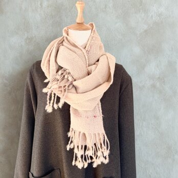 ピンクベージュの大判ストール