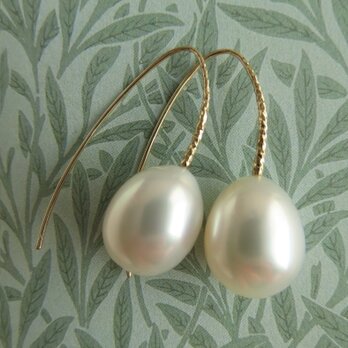 Ｋ18　South sea Pearl Pine leaves Pierce