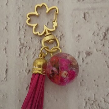 レジンボールのキーチャーム∞ピンク系小花の画像