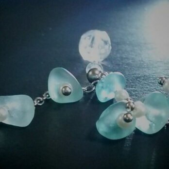 ブルーシーグラスのしゃらしゃらピアス