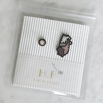 『地図モチーフのアクセサリー/ピアス』Naraの画像