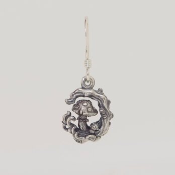 おばけキノコピアス   片耳    【受注制作】