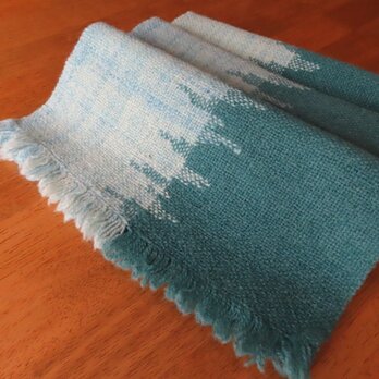 handwoven scarf (emerald green + melange light blue) 波模様の手織りマフラーの画像