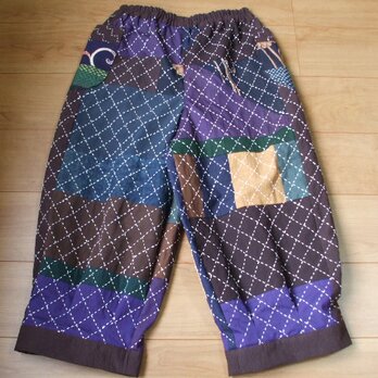 菱模様の刺し子が全体を包む風呂敷集めパンツ　木綿