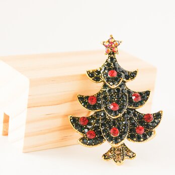 『メリークリスマス・赤い宝石がキラキラなクリスマスツリーのブローチ』クラシック風の画像