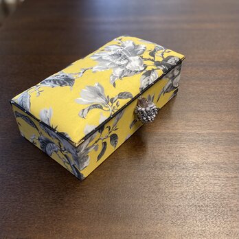 [floret pattern cartonnage]カルトナージュヨーロピアン生地の裁縫箱の画像
