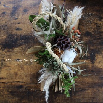 【お正月】ハスの実とタイサンボクの和飾り　　ドライフラワーリース　しめ縄　しめ飾りの画像