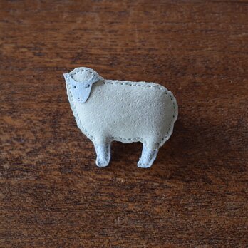 革ブローチ　羊　メリノの画像