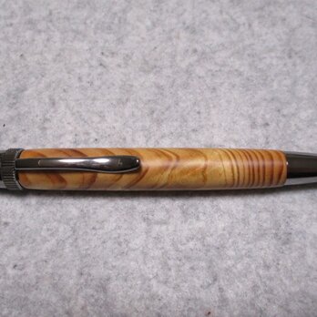 肥松ジン　樹齢550年黒松　金襴杢　キヌカ仕上げ　回転式ロングパトリオットボールペン　の画像