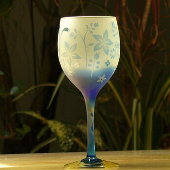 青い小花のワイングラス　Ａ　(1個）の画像