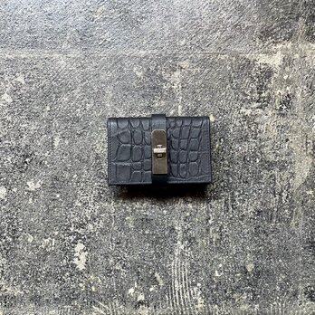 オイルレザークロコ型押しカードケース（ブラック×金具マットシルバー）の画像