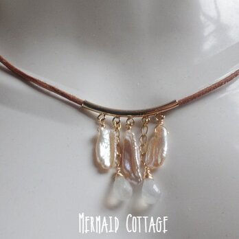 Winter Mermaid ☆Freshwater pearl moonstone necklace　冬の人魚の皮紐ネックレスの画像