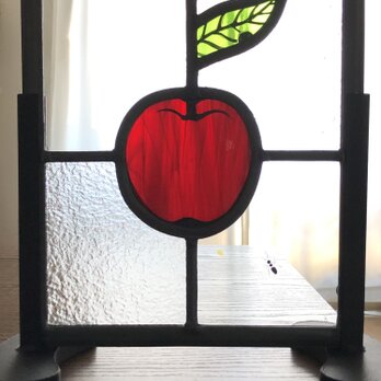 りんごのステンドグラスーアリ付きの画像