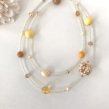 パールボールの大ぶりロングネックレス 黄色 イエロー