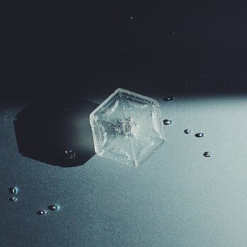 雪、ついてるよ　雪の結晶　ピンブローチ　NO.03の画像
