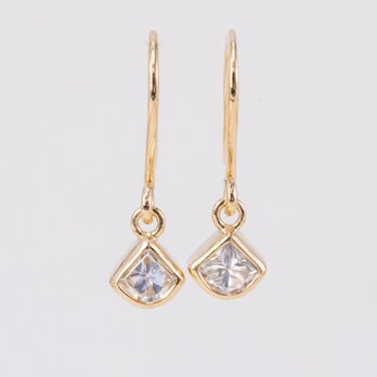 Fan Shape Diamond Earringsの画像