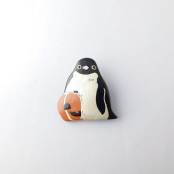 ハロウィン アデリーペンギン漆ブローチの画像