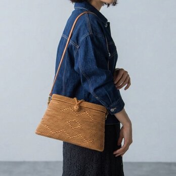 底面の広さが◎台形デザイン☆蓋付きショルダーかごバッグ♪ショルダーバッグ アタバッグ バリ島