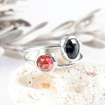 モザンビークガーネットとブラックスピネルの２連風リング