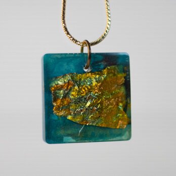 ネックレス｜Gold leaf in blue sea necklaceの画像