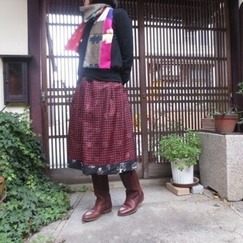 着物リメイク☆シンプルリバーシブル赤黒モノトーンで大人70cm丈の画像