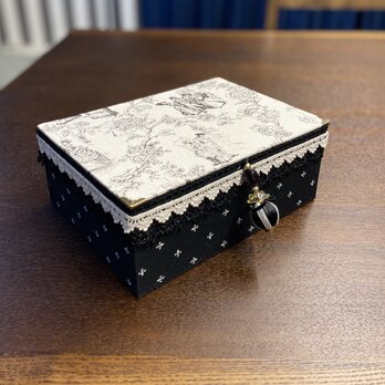 [Orientalシリーズ　cartonnage] ToiledeJouy裁縫箱の画像