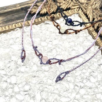 天然石のマクラメ編みネックレス【うねり】パープル系・ローズクォーツの画像