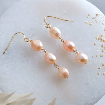 peach coral pearl earring　淡水バロックピンクパールピアス・イヤリング3連の画像
