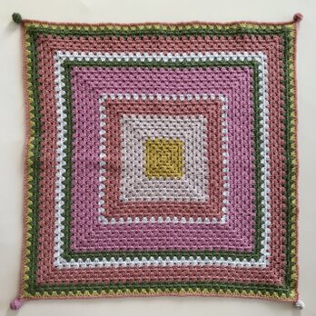 ウール　グラニースクエア　かぎ針編みのミニブランケット（膝掛け）編み物　編物　毛糸　マルチカバーの画像