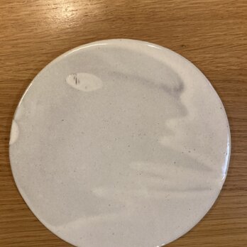 白い平皿の画像