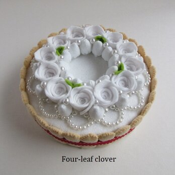 【SALE】《直径13.5㎝》ホワイトケーキ バラのリースの画像