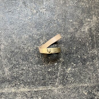 スムースレザー ブレスレット（ベージュ×金具マットゴールド）