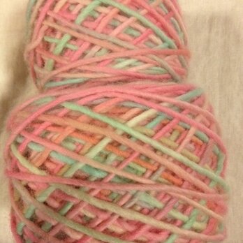 手染め毛糸 ピンク太糸　241ｇ　ウール100％　1番手の画像