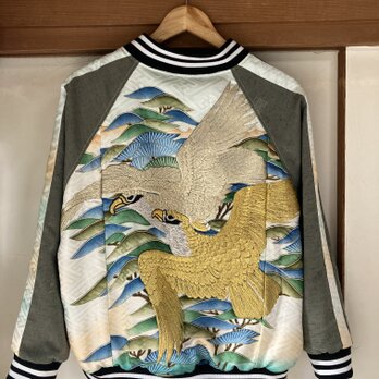 着物リメイク　スカジャン　横振り刺繍　留袖リメイクの画像