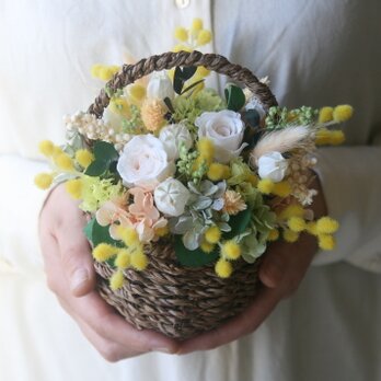 Flower basket (S) ミモザの画像