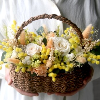 Flower basket ミモザの画像