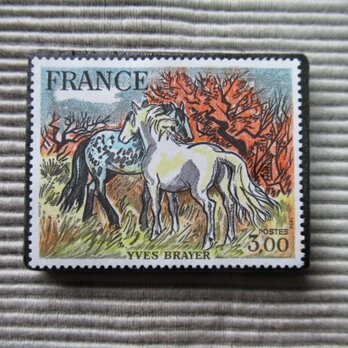 フランス　美術ブレイエ「カマルグの馬」切手ブローチ7806の画像