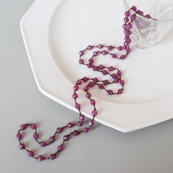 long necklace silk ルビーの画像