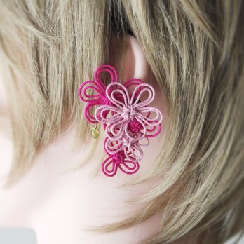 かたっぽイヤーカフ「ひさし咲々」（淡ピンク×濃ピンク）