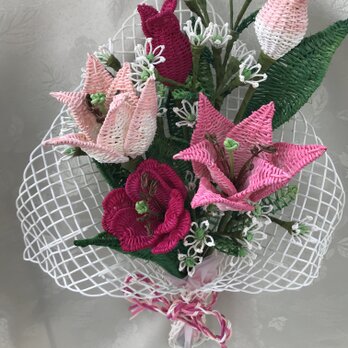 籐で編んだ花束の画像