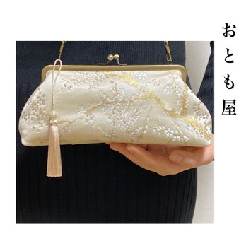絹帯バッグ　がま口　クラッチ　シャンパンゴールド　松坂屋　タッセル　チェーンつき　2wayの画像