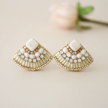 竹ビーズクリスタルビジュー刺繍イヤリング(ゴールド) ／誕生日・贈り物にも