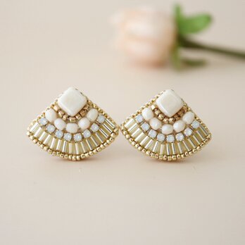 竹ビーズクリスタルビジュー刺繍ピアス(ゴールド) ／誕生日・贈り物にも