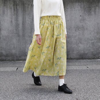 【即納】淡く柔らかな色合い ボタニカル ロングスカート（スモーキーイエロー）の画像