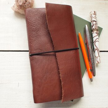 シボのチョコレート色本革　A5変形手帳カバー　自然な切り口　トラベラーズタイプの画像