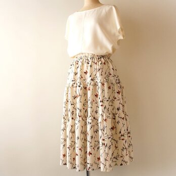 着物リメイク　正絹のティアードスカート　抽象花の画像